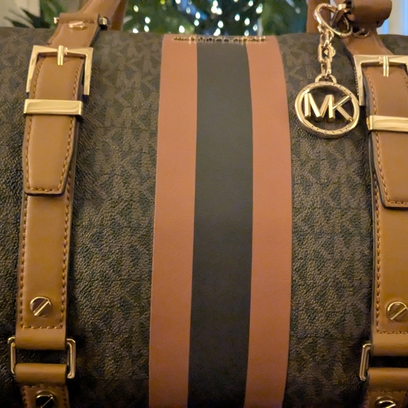 Michael Kors Black and Brown Duffel with Gold Accents. FIRM PRICING.. - Picture 3 of 8